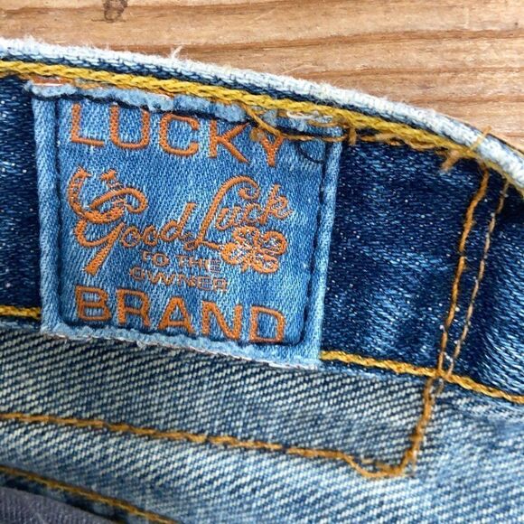 $99 Lucky Pre Loved Denim Vintage Straight Style Distressed 32 - Picture 8 of 9
